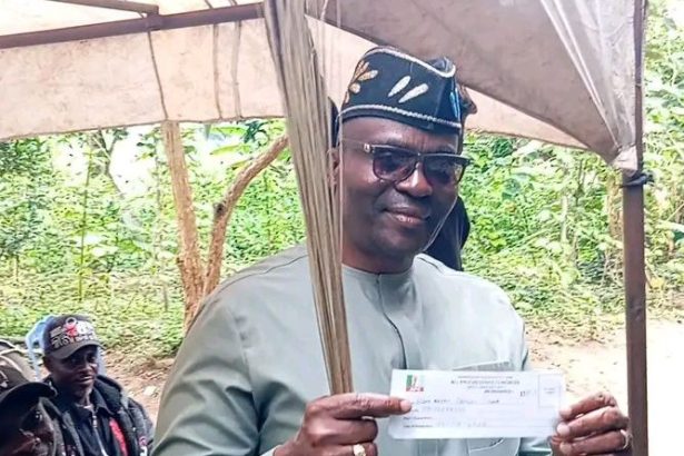 Ukanafun APC Welcomes Former PDP Gubernatorial Aspirant, Elder Samuel Jonah Akpan 'AKRO'