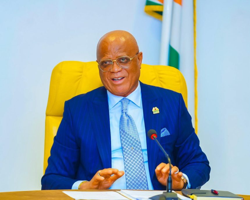 𝐀𝐤𝐰𝐚 𝐈𝐛𝐨𝐦 𝐆𝐨𝐯𝐞𝐫𝐧𝐨𝐫 𝐀𝐩𝐩𝐫𝐨𝐯𝐞𝐬 𝐍𝟏𝟐𝟎 𝐁𝐢𝐥𝐥𝐢𝐨𝐧 𝐟𝐨𝐫 𝐂𝐨𝐧𝐭𝐫𝐚𝐜𝐭𝐨𝐫𝐬, 𝐑𝐞𝐥𝐞𝐚𝐬𝐞𝐬 𝐍𝟏.𝟓 𝐁𝐢𝐥𝐥𝐢𝐨𝐧 𝐟𝐨𝐫 𝐆𝐫𝐚𝐭𝐮𝐢𝐭𝐢𝐞𝐬